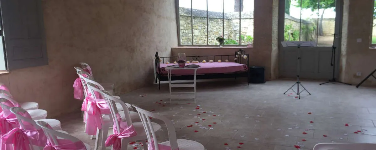 Wedding ceremony: Celebrant tips in case of rain